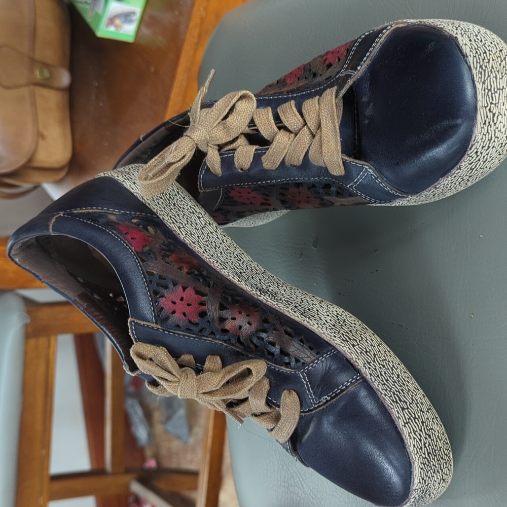 L'Artiste Mea by Spring Step Floral Cut-Out Navy Maroon sz 40 (9.5 US)